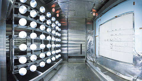 Durability performance testing by solar radiation for exterior members