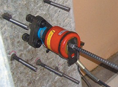 あと施工アンカー引張試験状況②