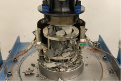 4.静弾性係数試験状況 （コンプレッソメータ）