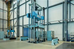 1000kN構造物試験機