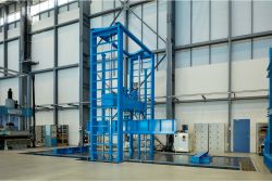 500kN曲げ試験機