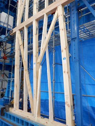 1層目筋かいの座屈