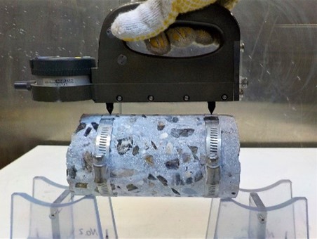 コンクリートコアの促進膨張率試験